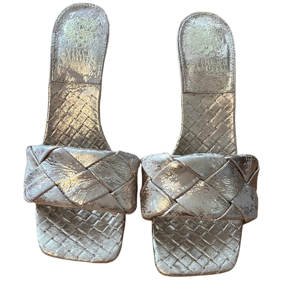 Gold Vince Camuto Heels, NWOT size 8.5